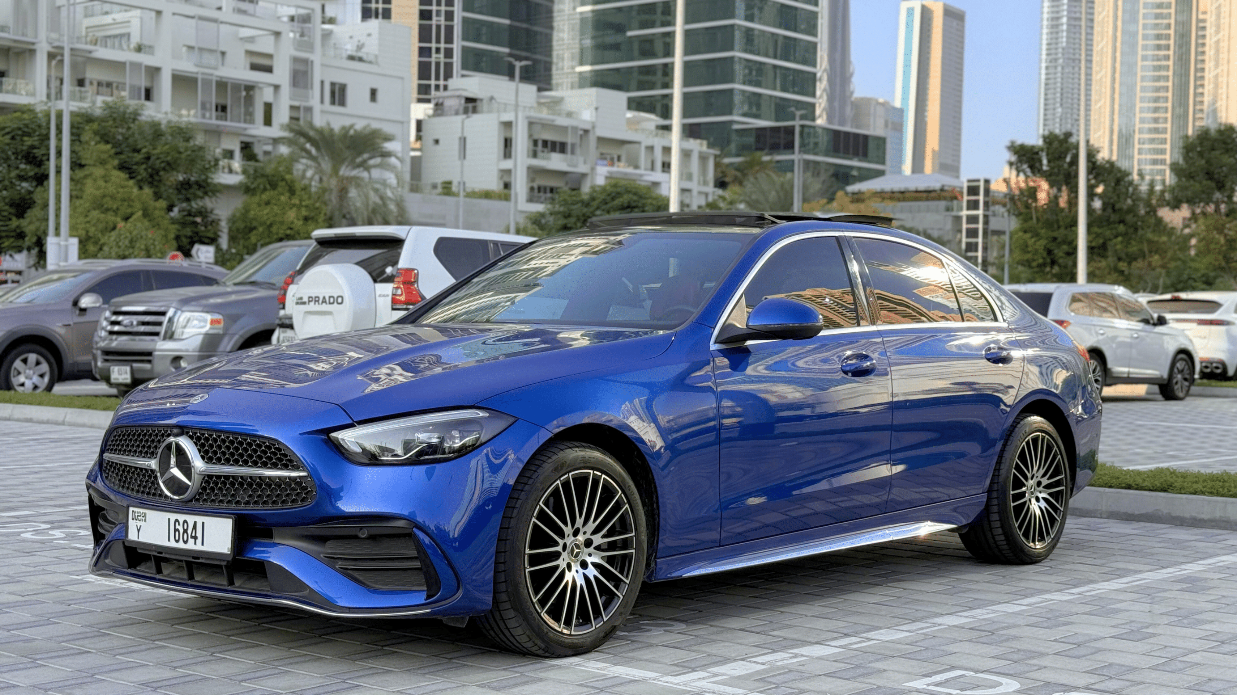 Mercedes-Benz C300 2026 — photo 3